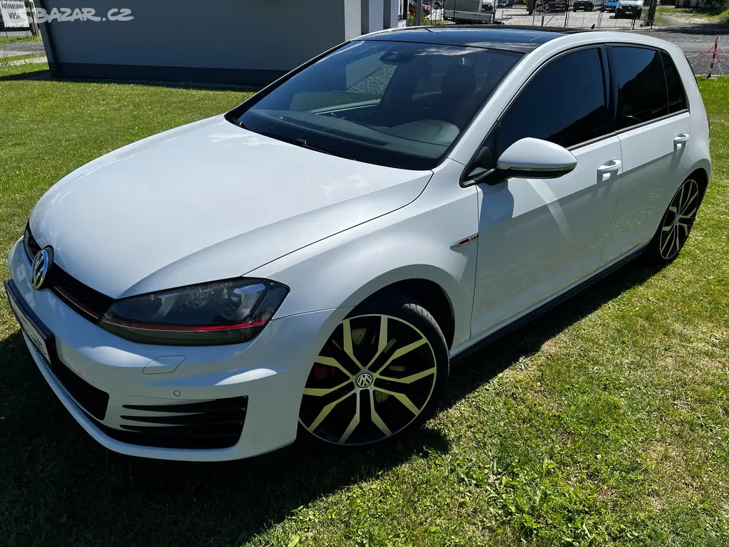 Volkswagen Golf VII 2.0 GTi 169KW DSG + ZIMNÍ KOLA